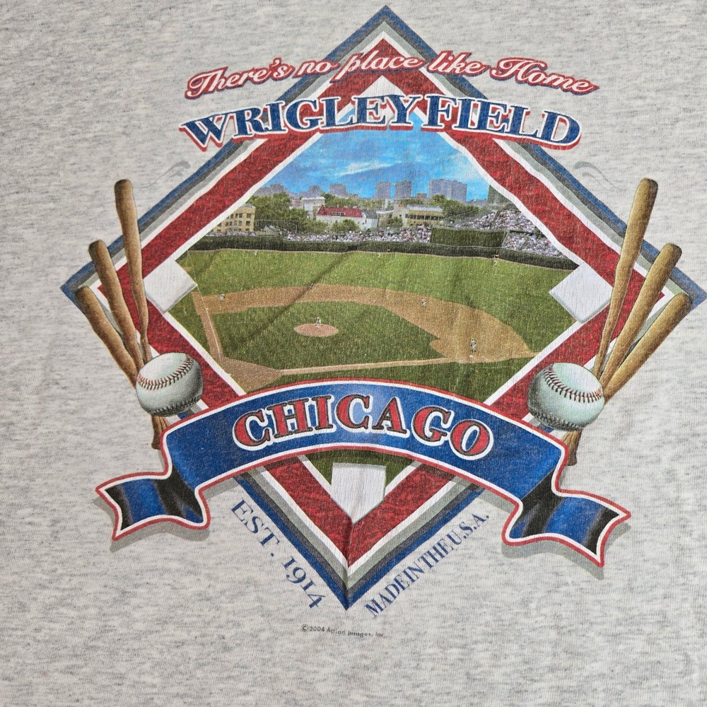 Vintage Fruit of the Loom Wrigley Field Chicago Baseball T-Shirt Grey 2XL 2004